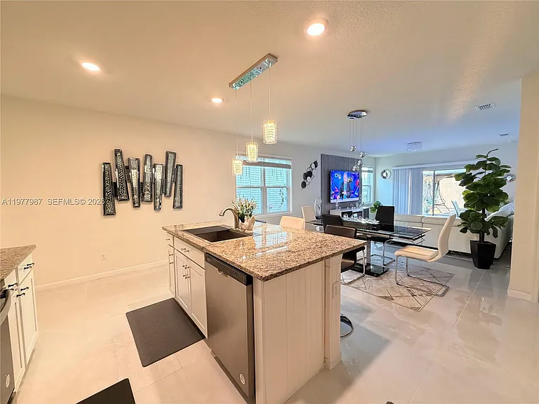 12422 SW Rimini Way — Photo 8