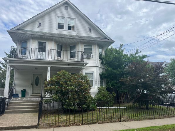 98-100 Dexter Ave #98