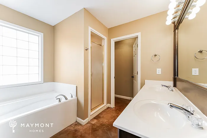 252 Greensview Dr — Photo 8