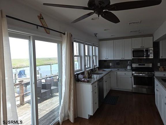 4th image of 330 Dock Rd
