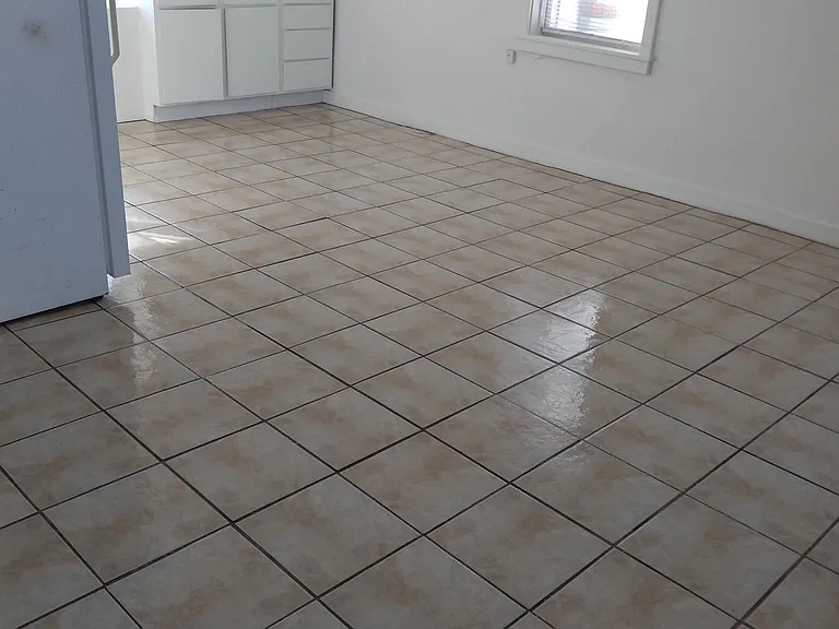 470 S Foch St #9 — Photo 3