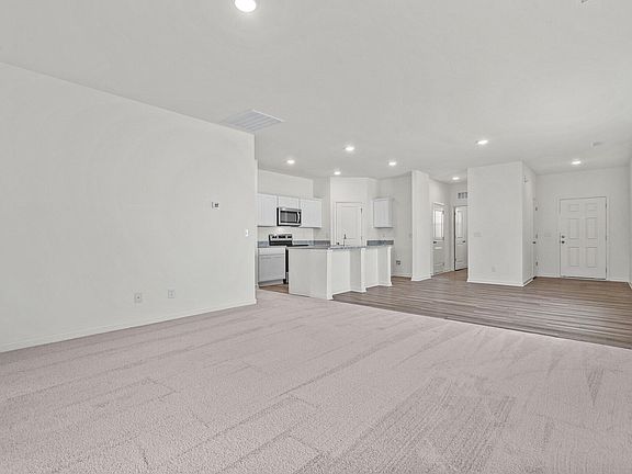 5th image of 1115 Centerview