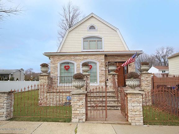 4th image of 85 Saint Stephens Pl