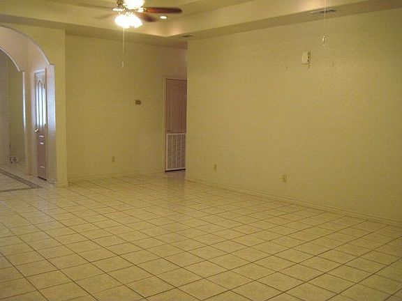 5th image of 907 Orange Ln
