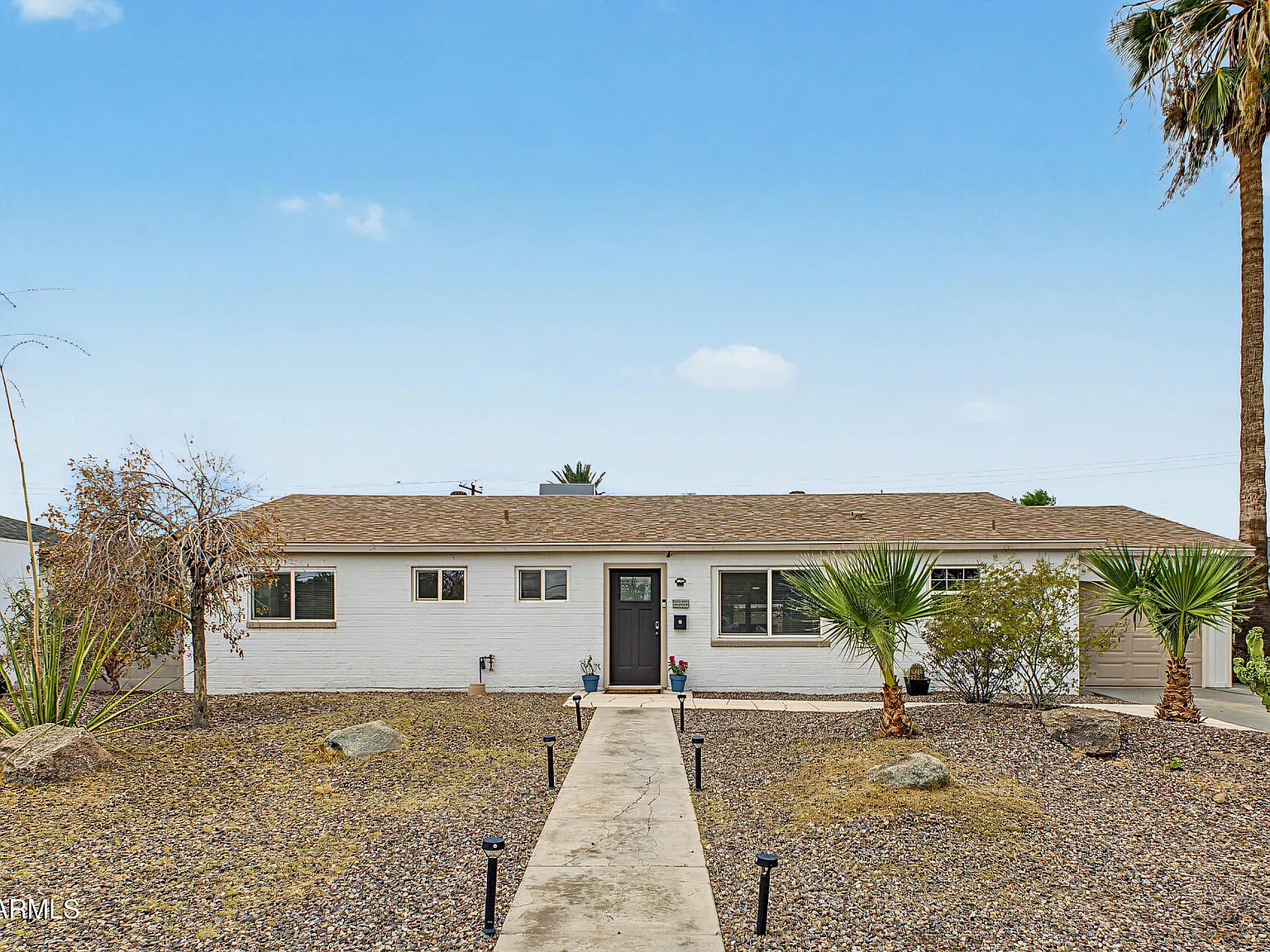 4 bed, 2.0 bath, 1981 sqft, $2,850 — Photo 1
