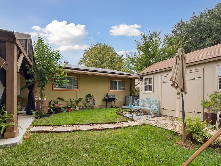 6738 Spring Manor St — Photo 24