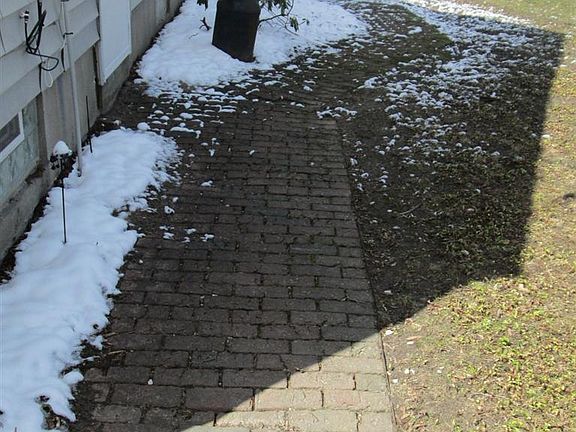 5th image of 1018 Westmoor Dr NW