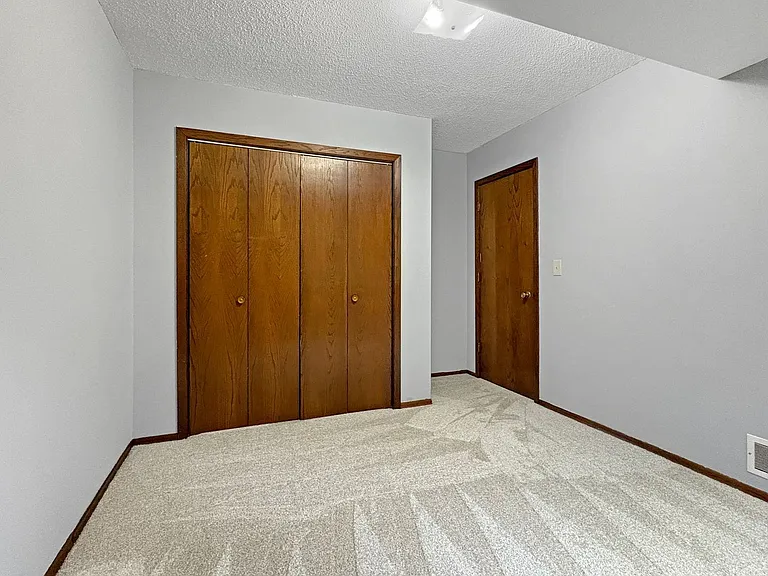 7680 Silver Lake Rd #7680 — Photo 15