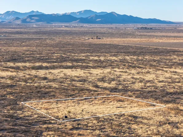 Zane West St, Cochise, AZ 85606