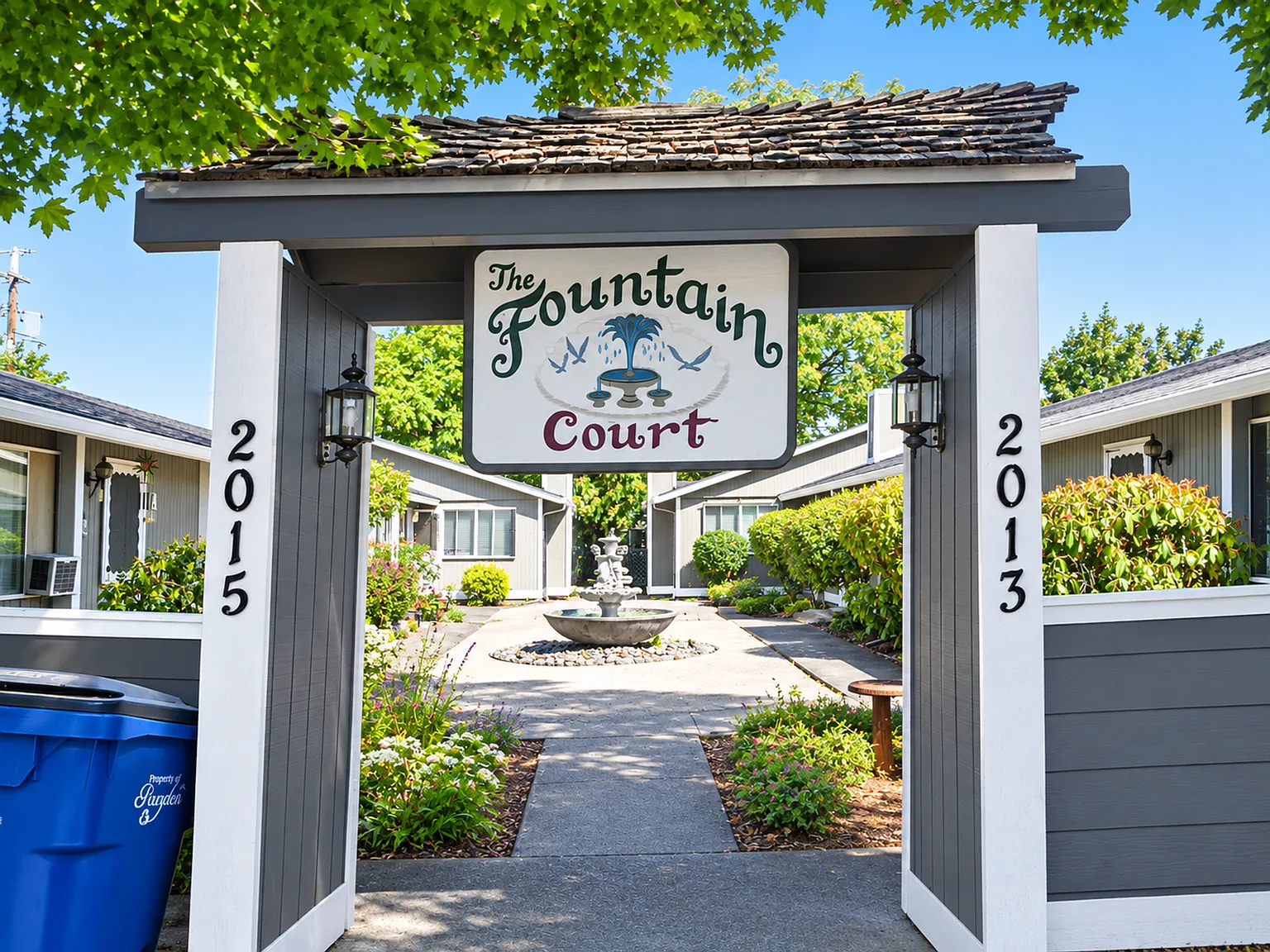 Anderson - Fountain Court - 2013-2015 — Photo 2