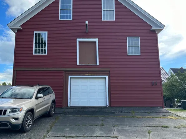 11 Pleasant St, Greenville, ME 04441