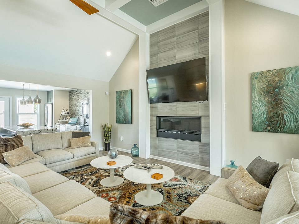 Resident Lounge at Hawthorne at Lily Flagg in Huntsville, AL