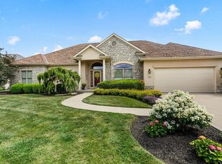 2437 Marthas Wood, Grove City, OH
