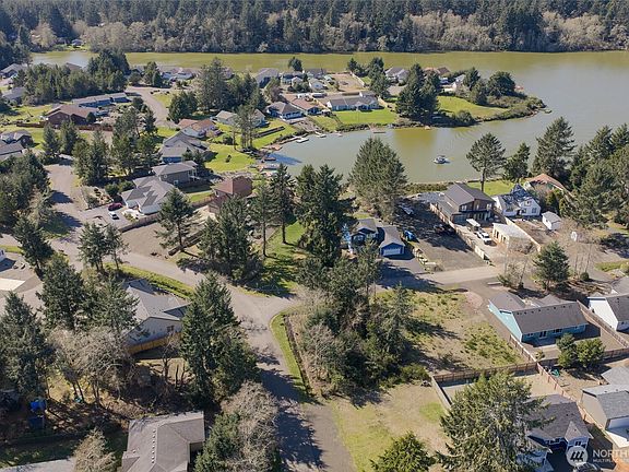 5th image of 298 Glacier Court SE