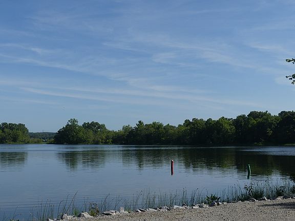 4th image of 50 Warren Dr