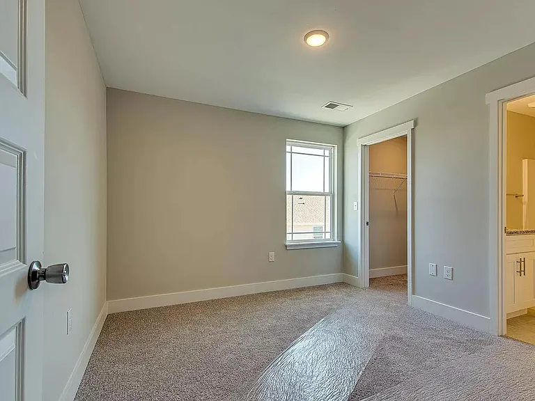 1041 Wells Way — Photo 7