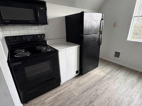 3rd image of 3734 S M St APT A