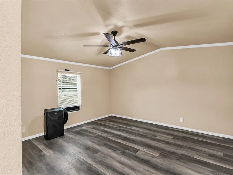 7457 NE Highway 349 — Photo 14