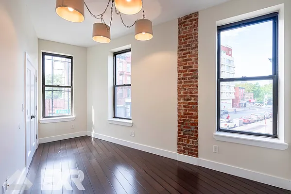 Rented by EXR | media 5