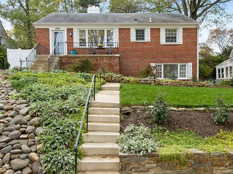 4914 Flint Dr — Photo 2