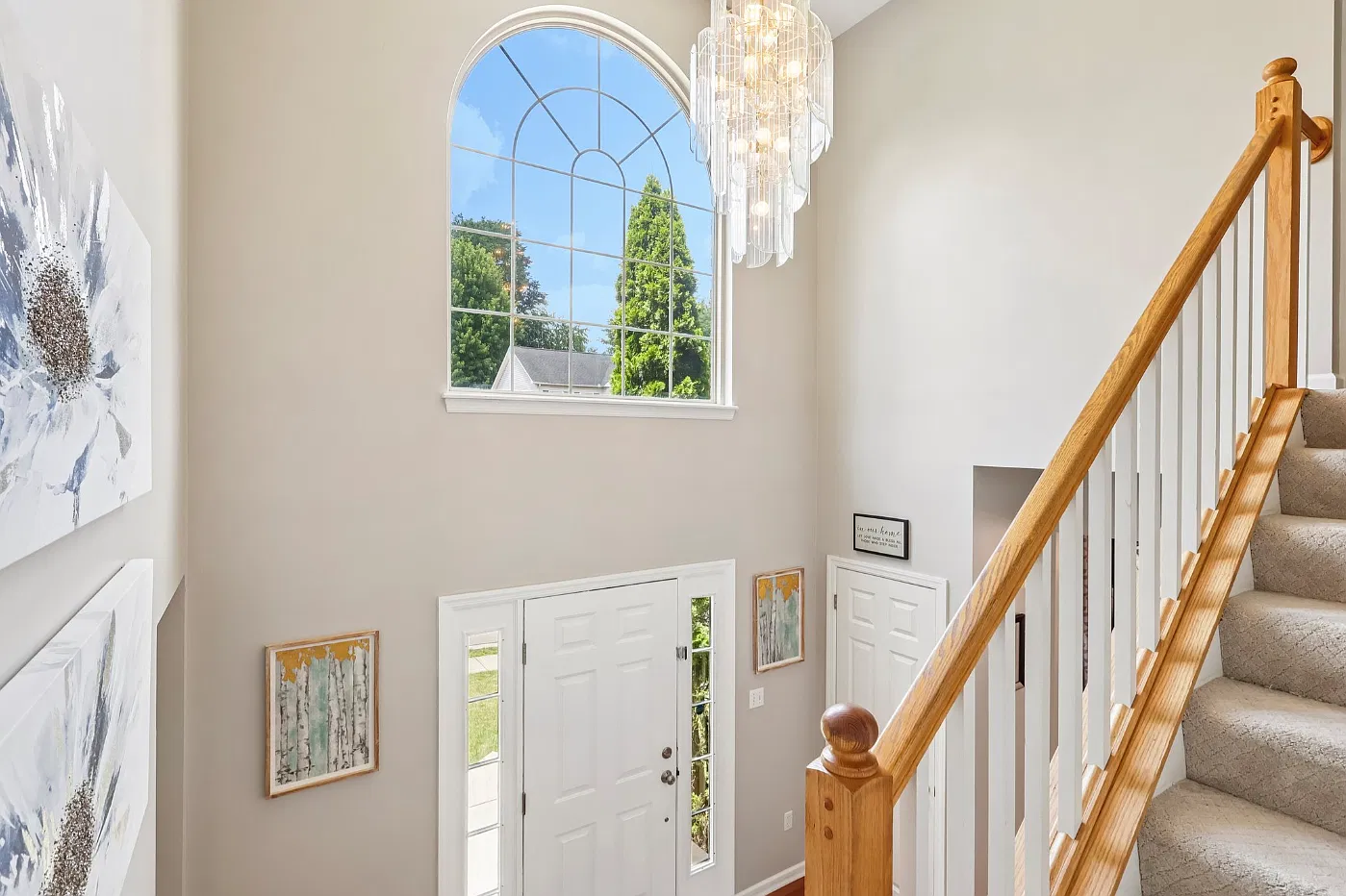 4 bed, 2.5 bath, 2420 sqft, $3,700 — Photo 3