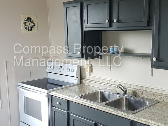 2nd image of 410 Main St #B