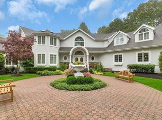 272 Half Hollow Rd, Dix Hills, NY 11746