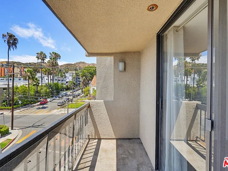 7320 Hawthorn Ave #203 — Photo 29