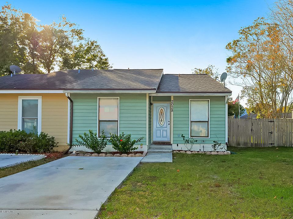 1st image of 2028 Oak Water Dr #1