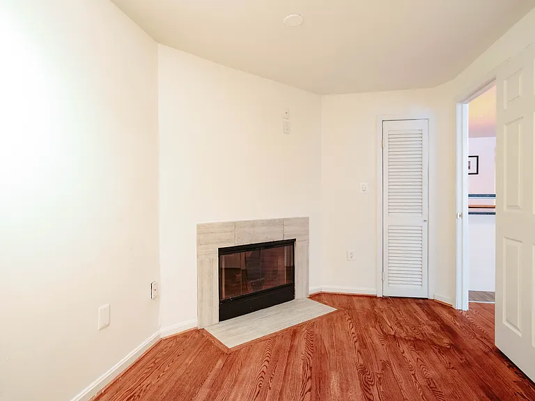 1112 25th St NW #5 — Photo 24