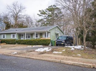 21 Cornell St, Lakewood, NJ 08701
