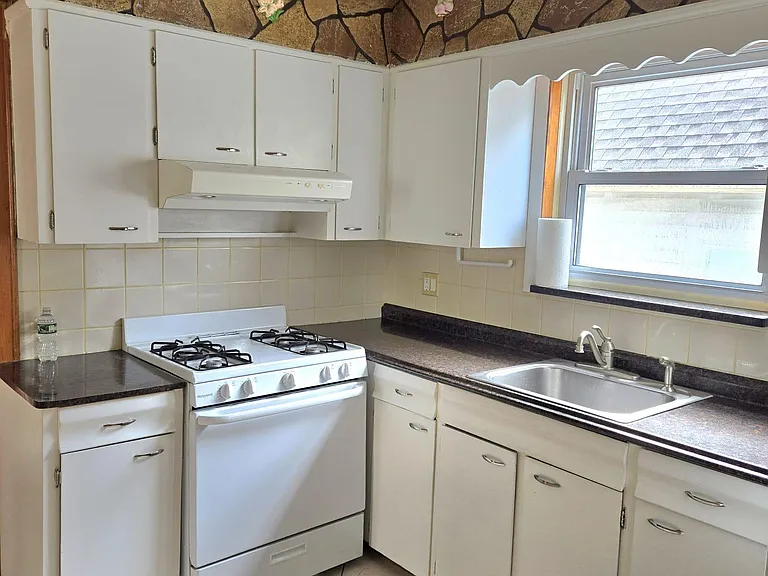 55 Patterson St #2 — Photo 12