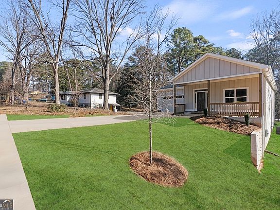 3rd image of 2376 Pryor Rd
