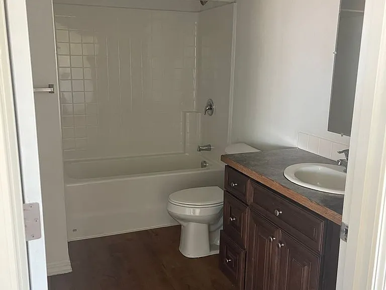 1406 E Adelia Ct — Photo 7