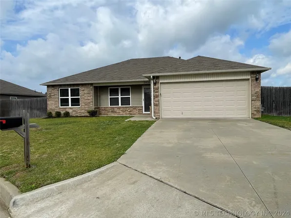 2821 Lariat Ln, Claremore, OK 74017