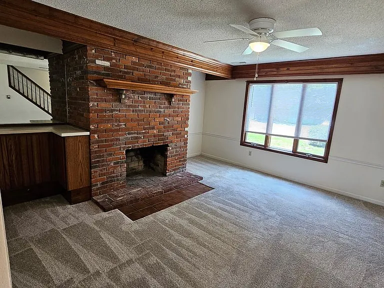 106 E Green Meadows Rd #9 — Photo 8
