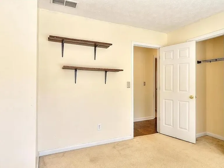 1280 Shamrock Hill Cir — Photo 13