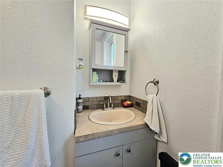 835 W Berwick St — Photo 12