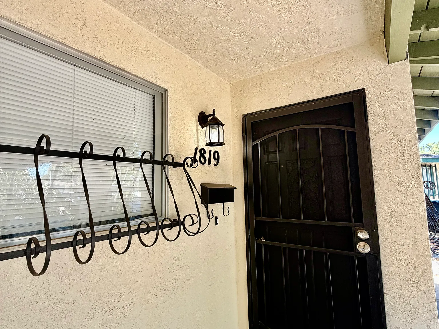 2 bed, 850 sqft, $1,850 — Photo 2