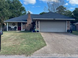 8613 Woodlake Dr, Haughton, LA 71037