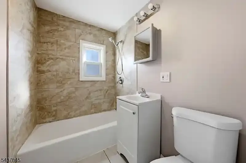 2 bed, 800 sqft, $2,250 — Photo 4