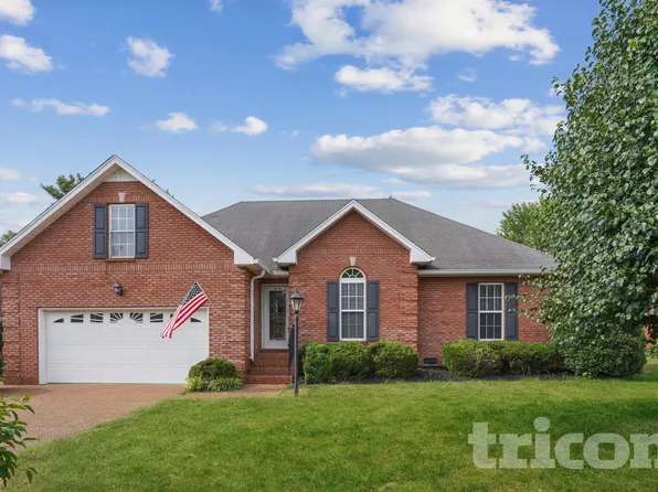 1090 Pinehurst Dr, Gallatin, TN 37066