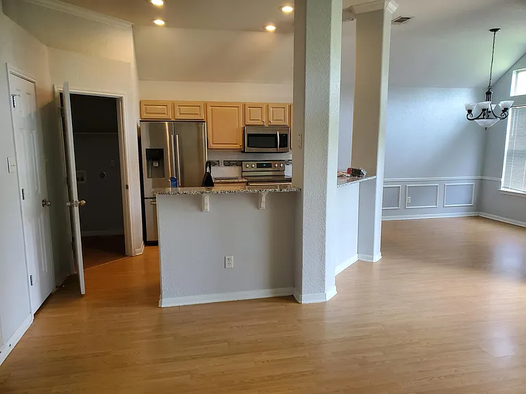 8523 Oak Xing — Photo 7