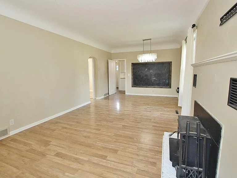 1502 Ellis Ave — Photo 3