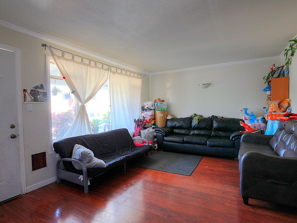 2nd image of 434 42nd St