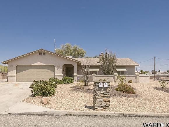 1st image of 3262 Bluegrass Dr