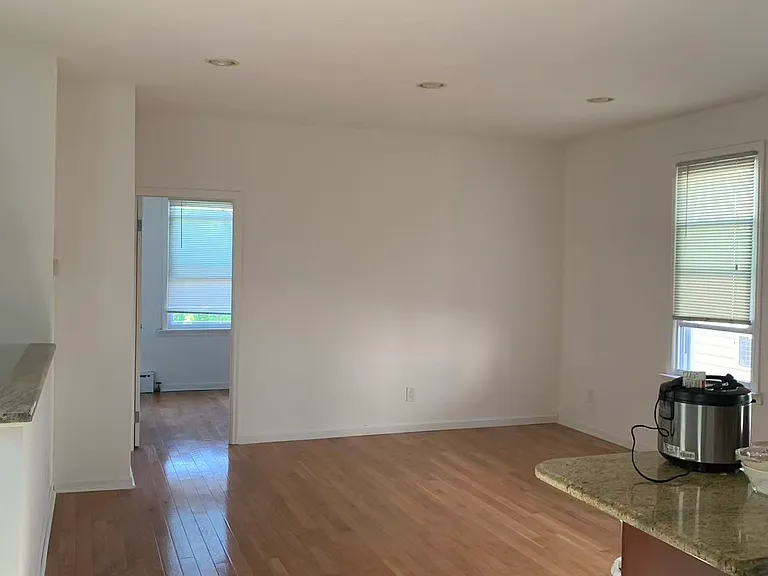 Banner Ave — Photo 5