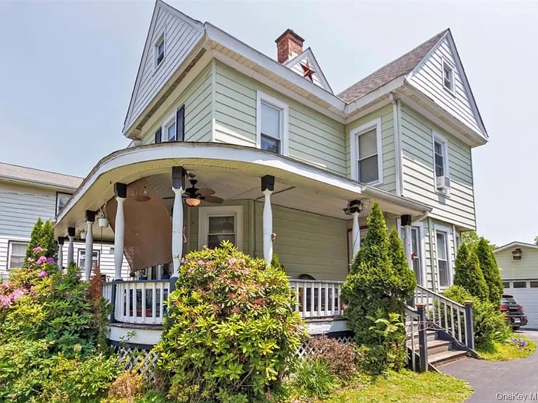 184 Highland Ave — Photo 2