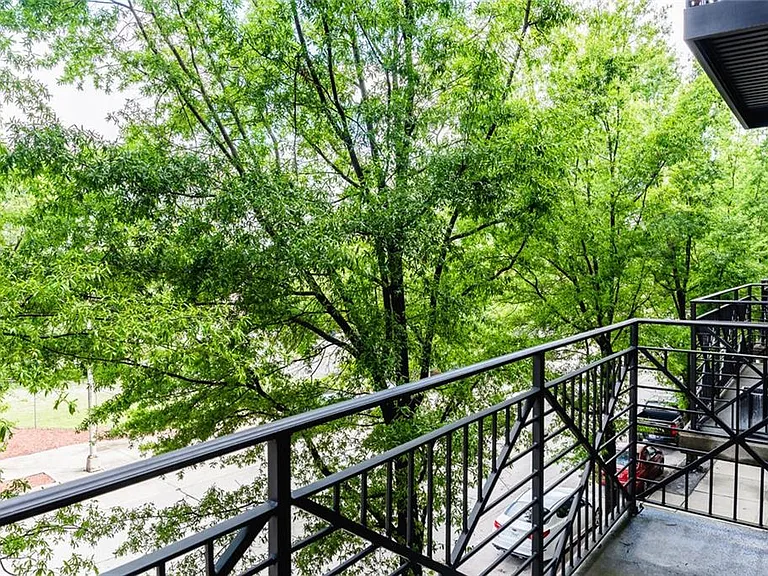 333 Nelson St SW #201 — Photo 15
