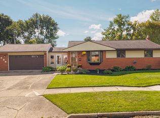 216 Harper Dr, Saline, MI 48176